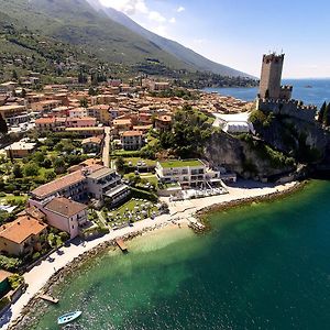 Hotel Castello Lake Front